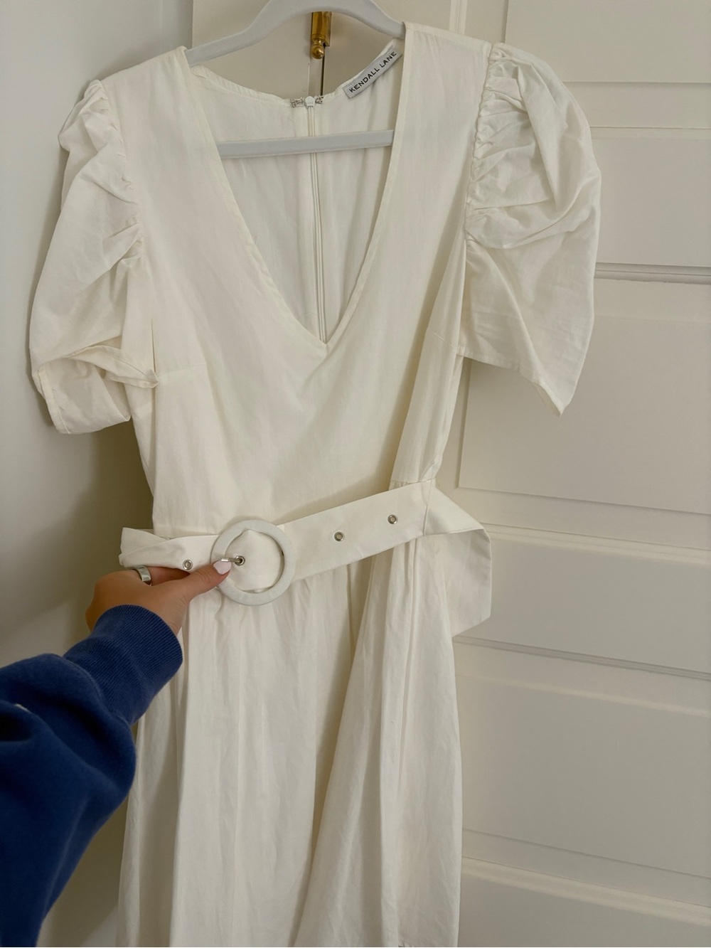 White V-Neck Puff-Sleeve Mini Dress with Round Buckle Belt